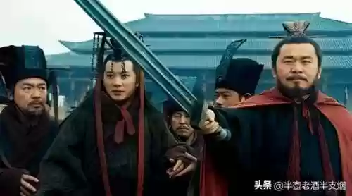 温酒斩华雄(正史上温酒斩华雄的是谁)插图1
