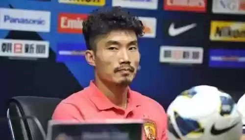比赛阵容首发(足球首发阵容哪里可以查到)插图1
