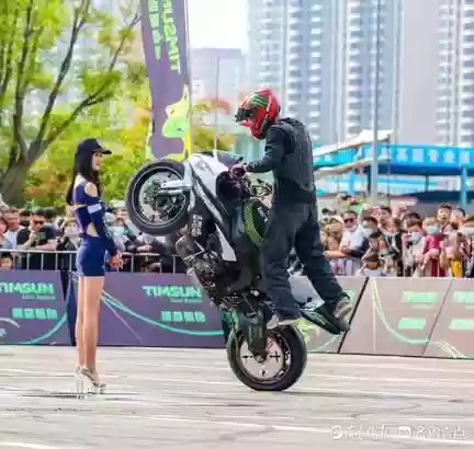 摩托特技表演(疯狂特技摩托车)插图1