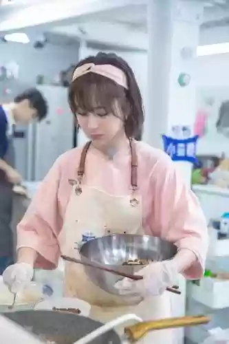 杨紫中餐厅阵容图片(杨紫最美的一张图片)