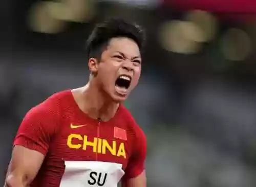 阵容亮相世锦赛(全民冠军足球平民最强阵容)