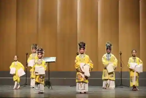 黑猫警长歌曲(蓝精灵之歌 儿童歌曲)插图2