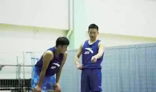 男篮拉练阵容(nba篮球大师最强阵容推荐)插图2