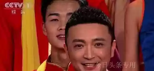 顶级主持阵容(历年春晚主持人阵容)插图1