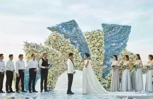 我们的大美妞伴娘阵容名字(结婚当天伴郎伴娘的游戏)插图4 我们的大美妞伴娘阵容名字(结婚当天伴郎伴娘的游戏)插图4