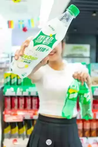 可口可乐星阵容徽章限量(可口可乐与圣诞老人的设计)插图16