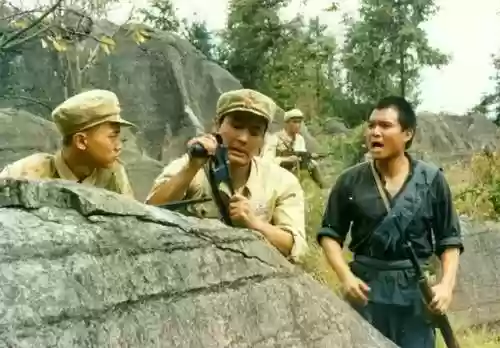 老版武侠小说大全(80年代武侠小说)插图5 老版武侠小说大全(80年代武侠小说)插图5