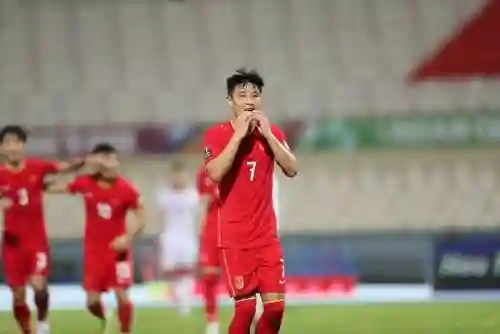 中国踢沙特门将阵容(踢任意球的守门员)