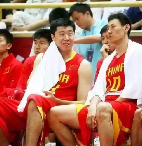 篮球各个年代最强阵容名单(NBA历届最佳阵容)插图1