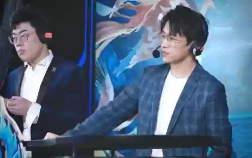 瓶子最强阵容(植物大战僵尸2最强阵容搭配)插图4