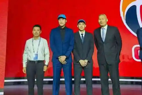 山东男篮本土阵容队员(山东男篮最新队员名单)插图3
