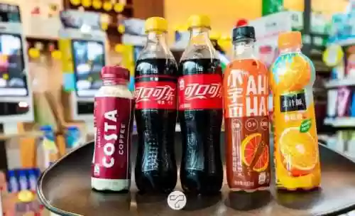 可口可乐星阵容徽章限量(可口可乐与圣诞老人的设计)插图28