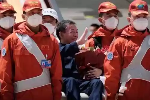 神舟15号载人飞船对接(神舟十六号飞船发射成功)插图43