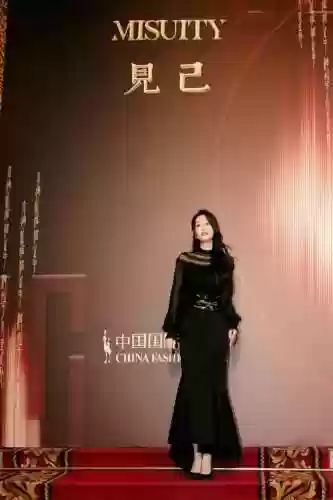中国时装周明星阵容(中国的时装周有哪些)插图25