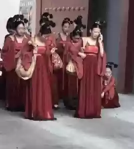 嬉闹躲藏阵容(邂逅在迷宫最强阵容搭配)插图47