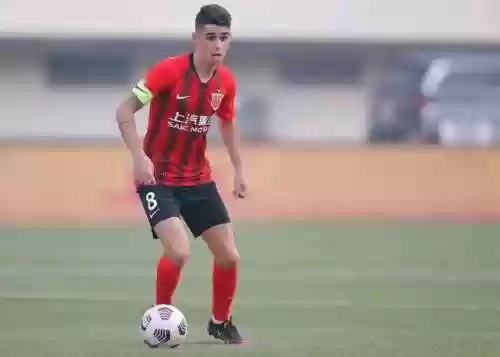 本菲卡2001阵容(历史足坛最佳阵容11人)插图7