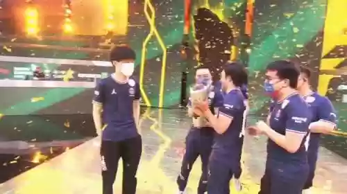 雅丽德阵容(齐达内心中的最佳阵容)插图21 雅丽德阵容(齐达内心中的最佳阵容)插图21