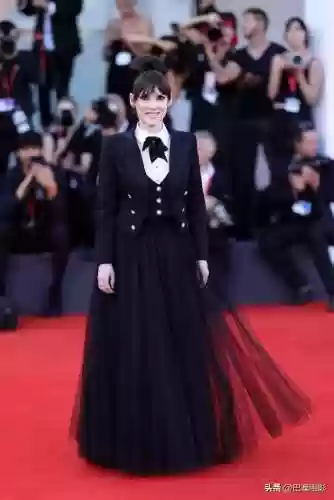 莫妮卡搭配阵容(末日血战莫妮卡值得培养吗)插图22