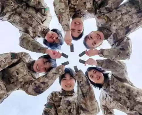 光明哨位阵容(光明哨兵阵容装备最新)插图2