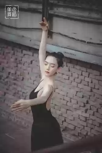 舞蹈阵容拍照(舞蹈集体照片摆pose图片)插图2