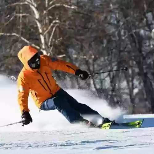 滑雪教练阵容(滑雪教练多少钱一节课)