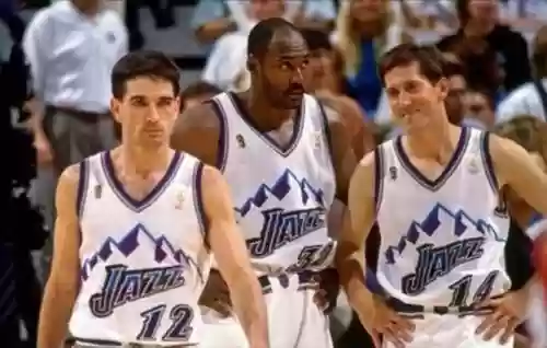 经典队阵容(NBA历届最佳阵容)插图6