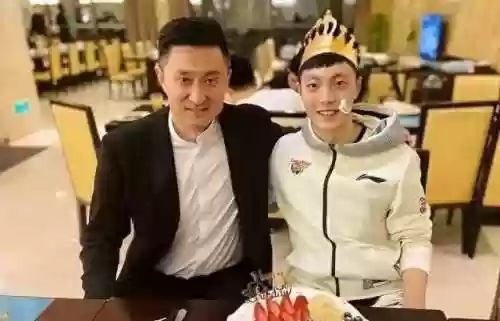 争冠队阵容(命运冠位指定推图阵容)