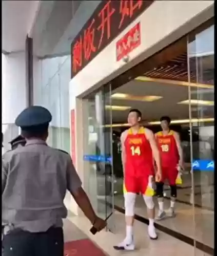 热情自信阵容(决胜之心阵容推荐图)
