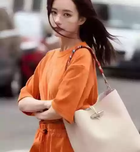 明显代言阵容(明星可以代言两个服装品牌吗)插图1