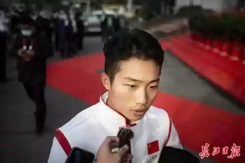 最强游泳阵容(海洋王国最强阵容搭配)