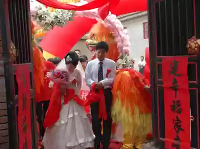 高原结婚阵容(廊大集团高原结婚照)