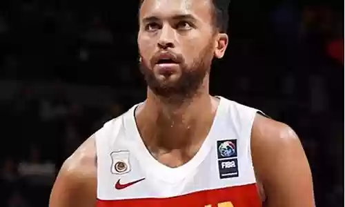 李凯儿搭配什么阵容